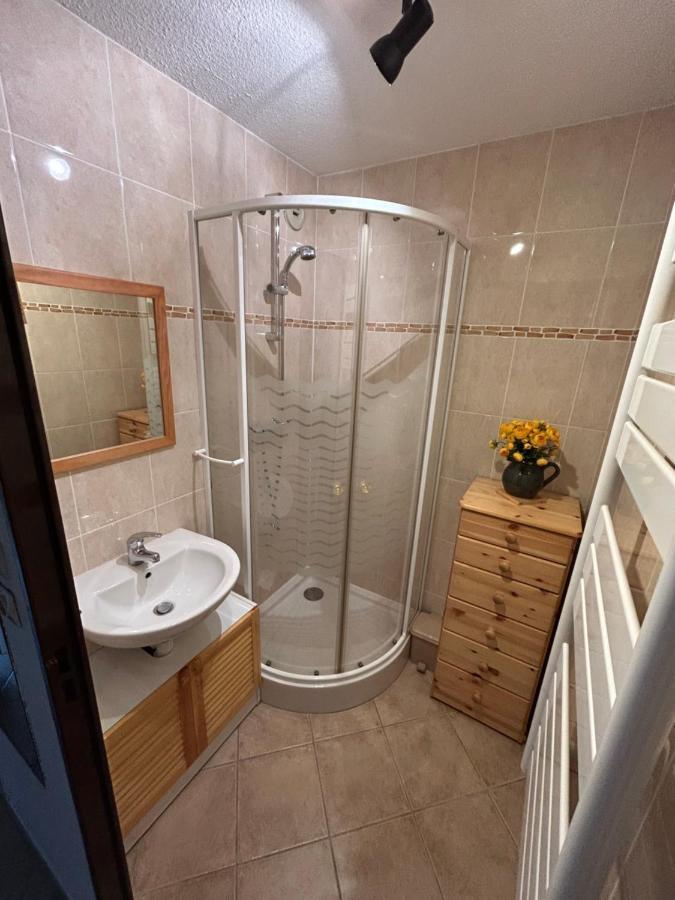 Superbe Equiper Apartment Lelex